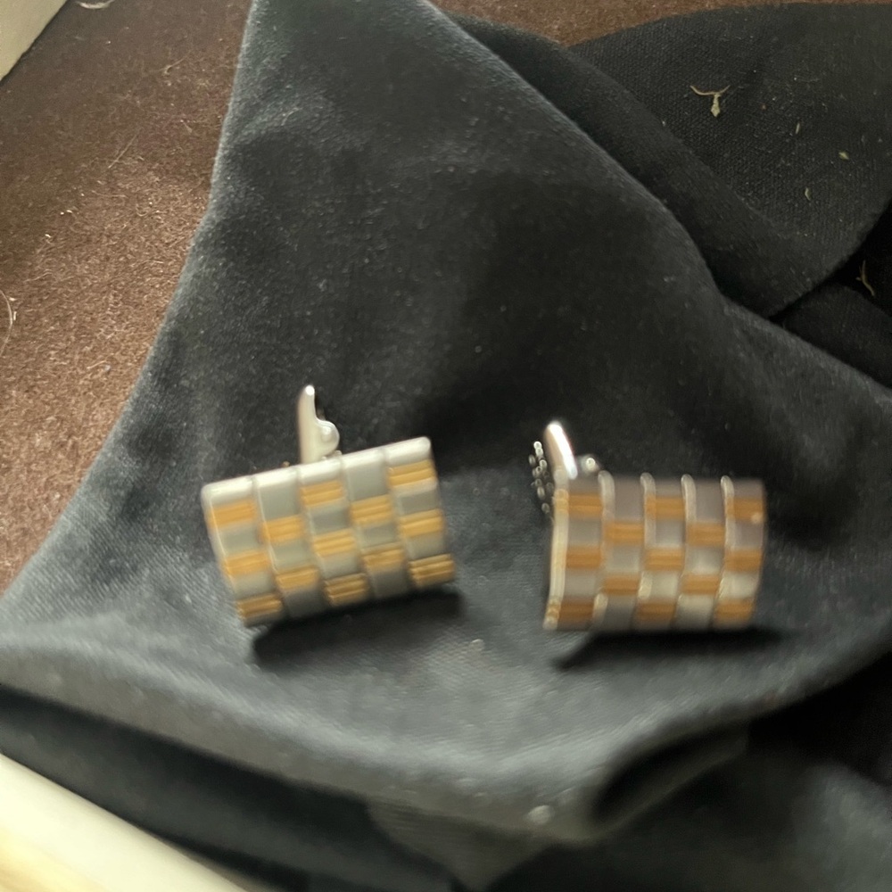 TRUMP CUFFLINKS